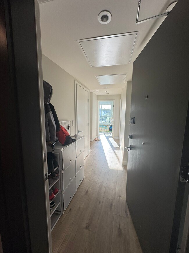 Photo du bâtiment - 3430 E Kent Av S