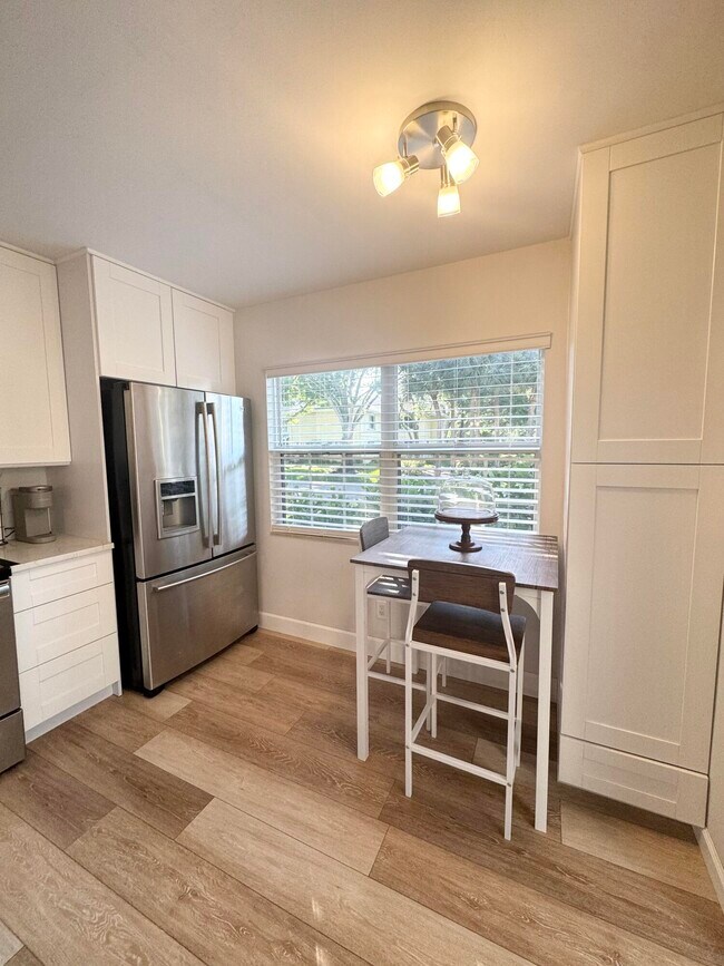 Foto del edificio - 8153 Chelsea Ct