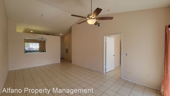 Building Photo - 14573 Laguna Beach Cir