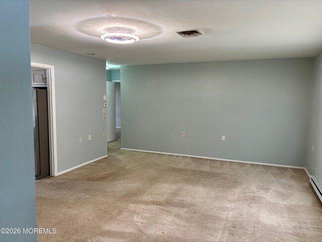 Foto del edificio - 802B Balmoral Ct