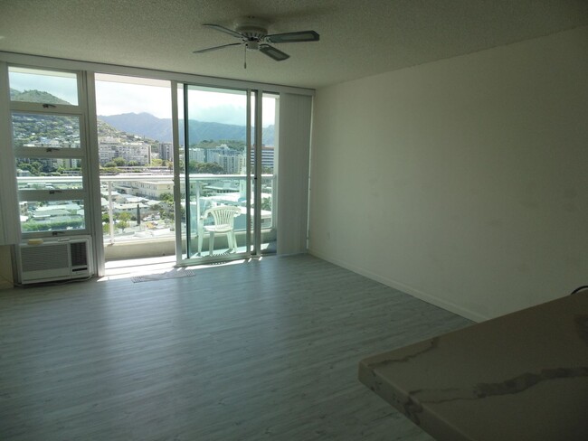 Building Photo - Newly renovated 1 bedroom, 1 bath, 1 parki...