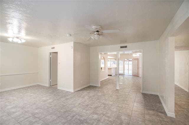 Building Photo - 1000 Windy Meadow Dr