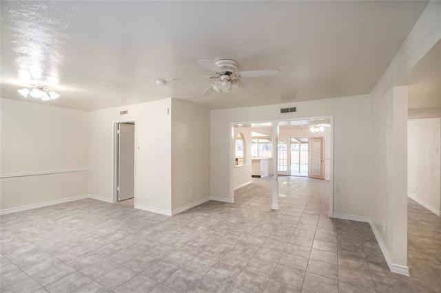 Foto del edificio - 1000 Windy Meadow Dr