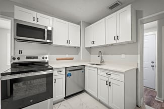 Building Photo - 3524 Boulevard
