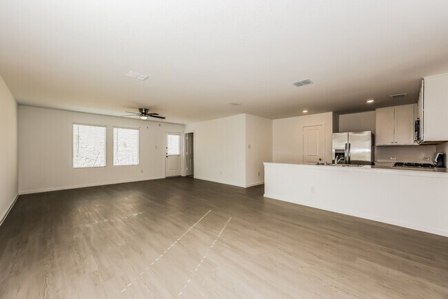 Foto del edificio - 10724 Gun Barrel St