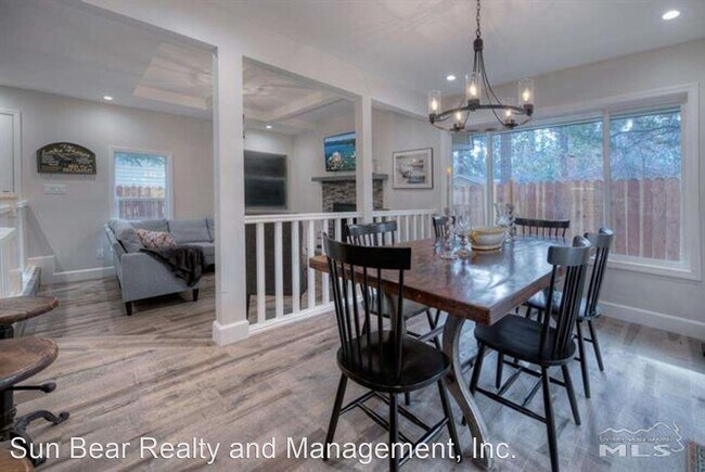 Foto del edificio - 4 br, 2 bath House - 933 Harold Dr.