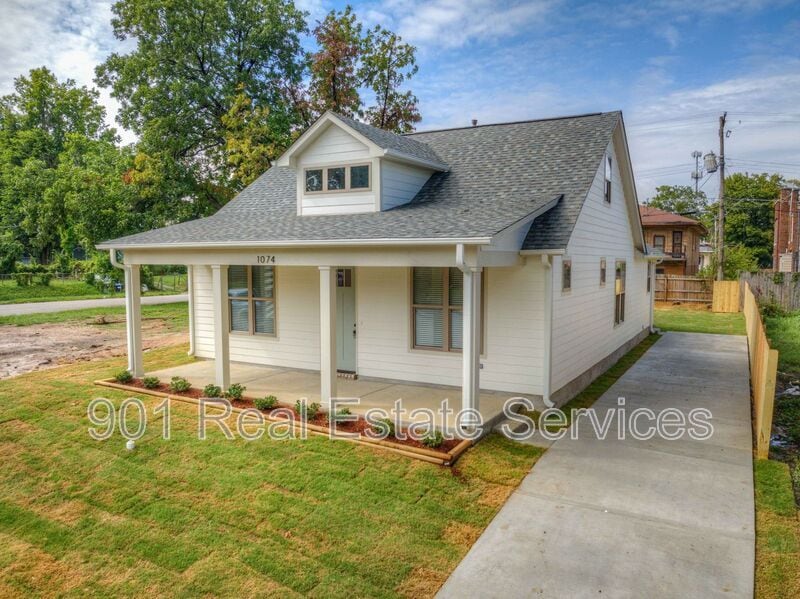 Primary Photo - 1074 Faxon Ave