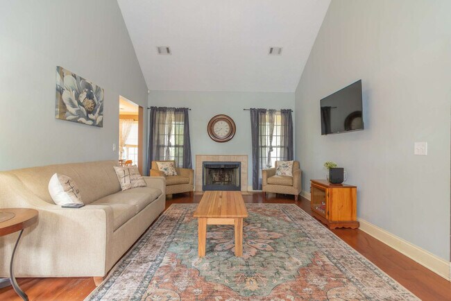 Foto del edificio - 4235 King Arthur Pl