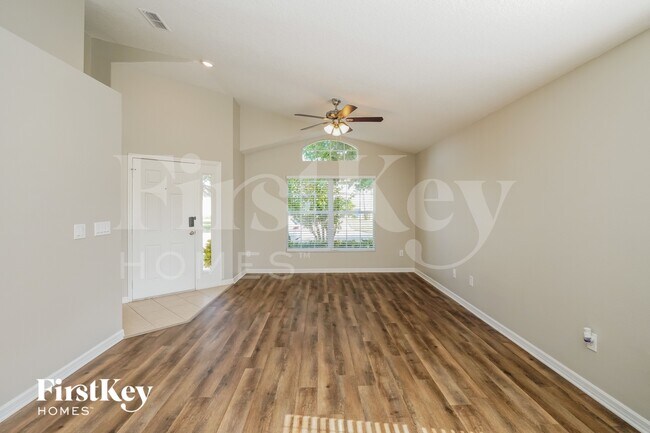 Foto del edificio - 2424 Deer Creek Blvd