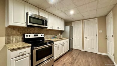 Building Photo - 320 New York Ave