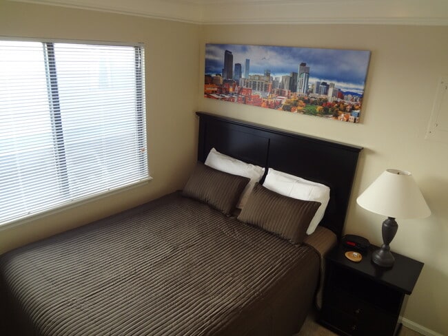Building Photo - Rent Spacial for February and March, Fully...
