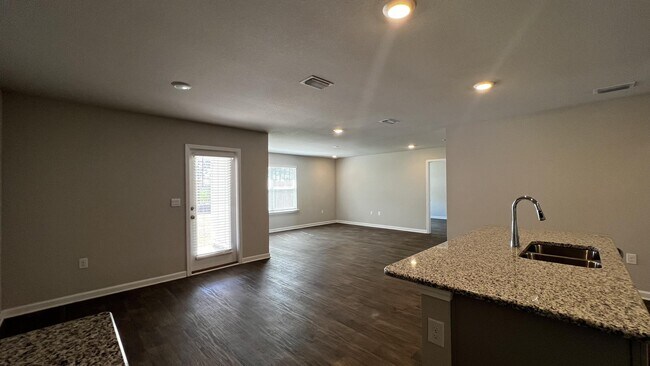 Foto del edificio - 23420 Shadowridge Dr