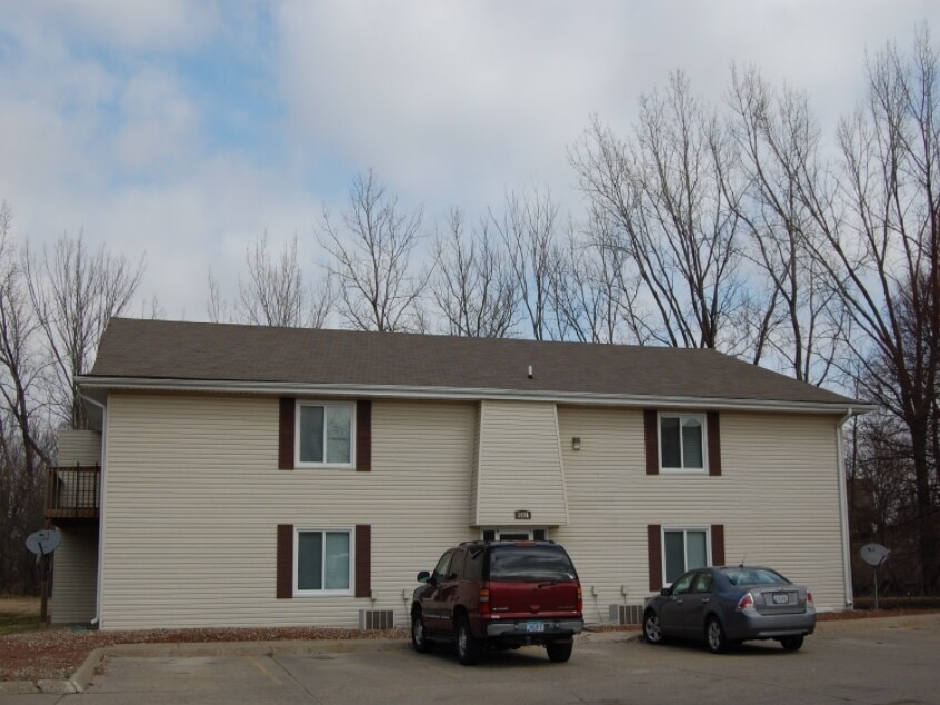 Green Tree Village Apartments in Ankeny, IA