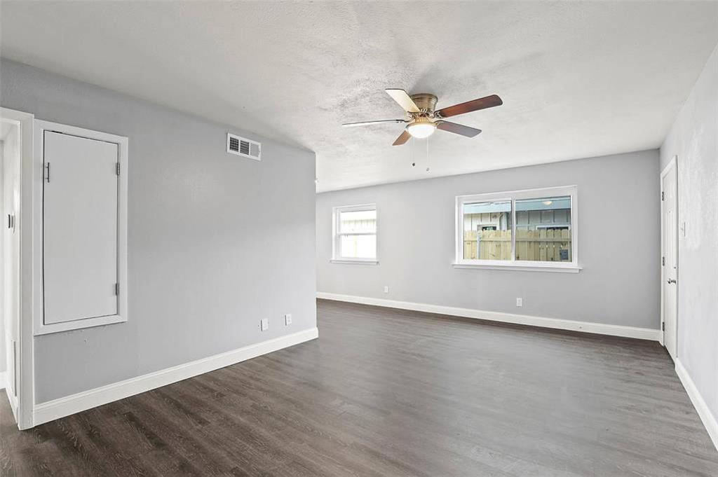 Primary Photo - 4832 Locke Ave