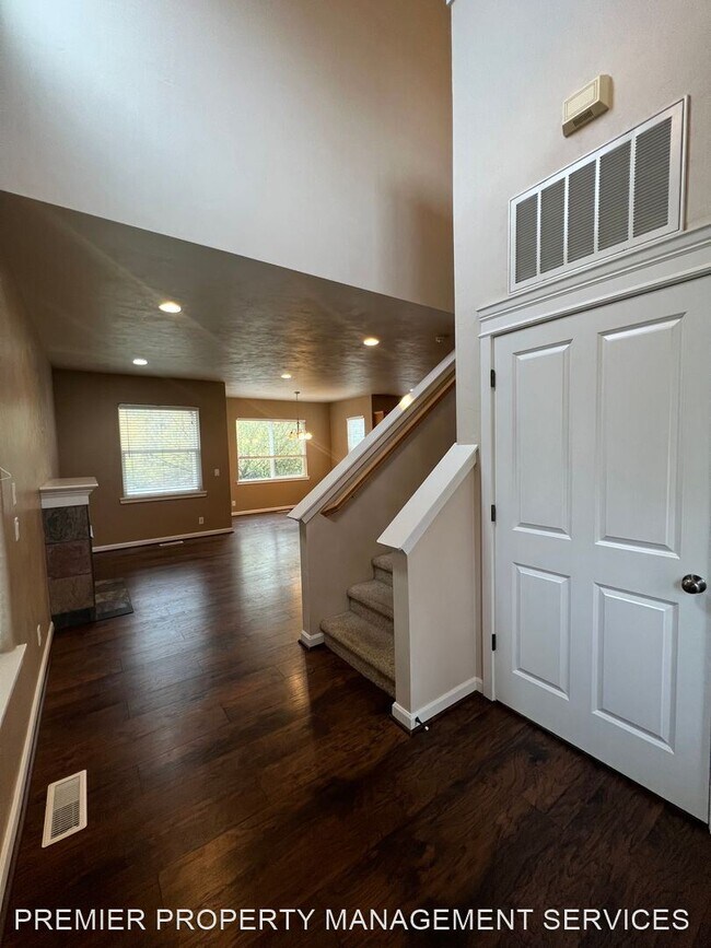 Building Photo - 3 br, 2.5 bath House - 5586 King Arthur Court