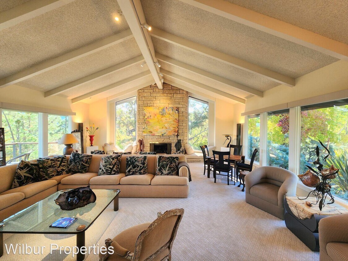 Primary Photo - 4 br, 2.5 bath House - 40 Hillbrook Drive