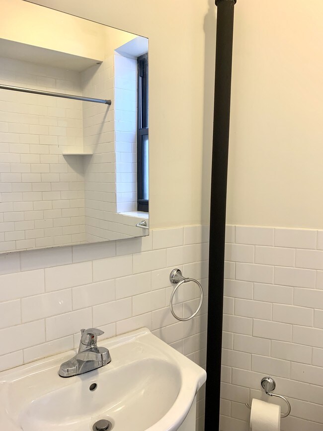 Building Photo - 328 W 44th St