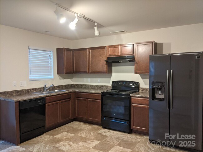 Foto del edificio - 2040 E Park Dr