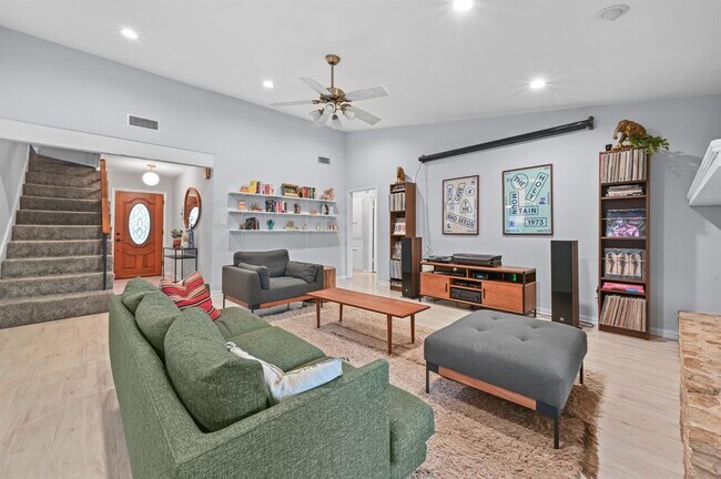 Foto del edificio - 2509 Redleaf Ln