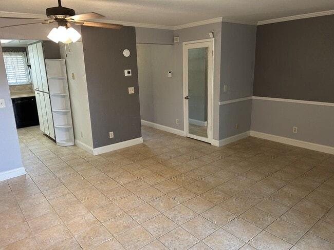 Building Photo - 2 Bedroom, 1.5 Bath 1,080 Square Foot Condo