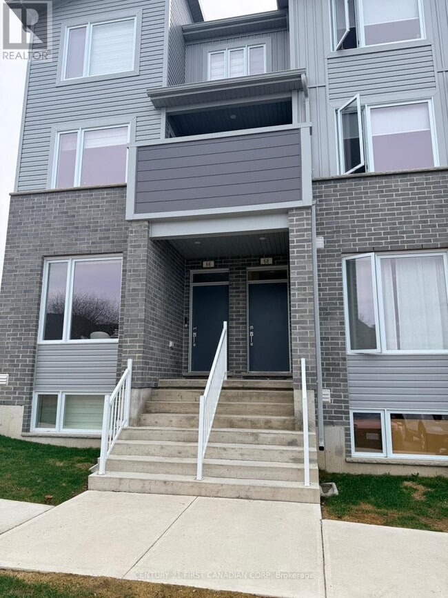 Building Photo - 925 Deveron Crescent