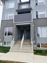 Building Photo - 925 Deveron Crescent