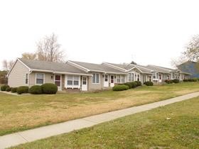 Primary Photo - 4053 E University Ave