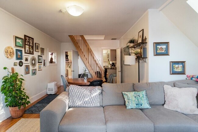 Foto del edificio - 10 W Bellevue Ave