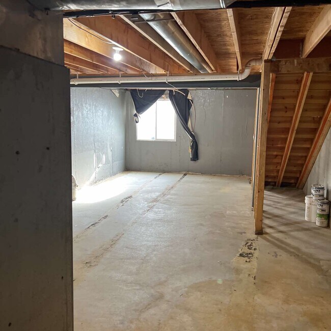 Building Photo - 425 Hawthorne Blvd