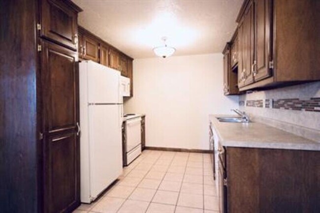 Foto del edificio - 2384 Canter Ln