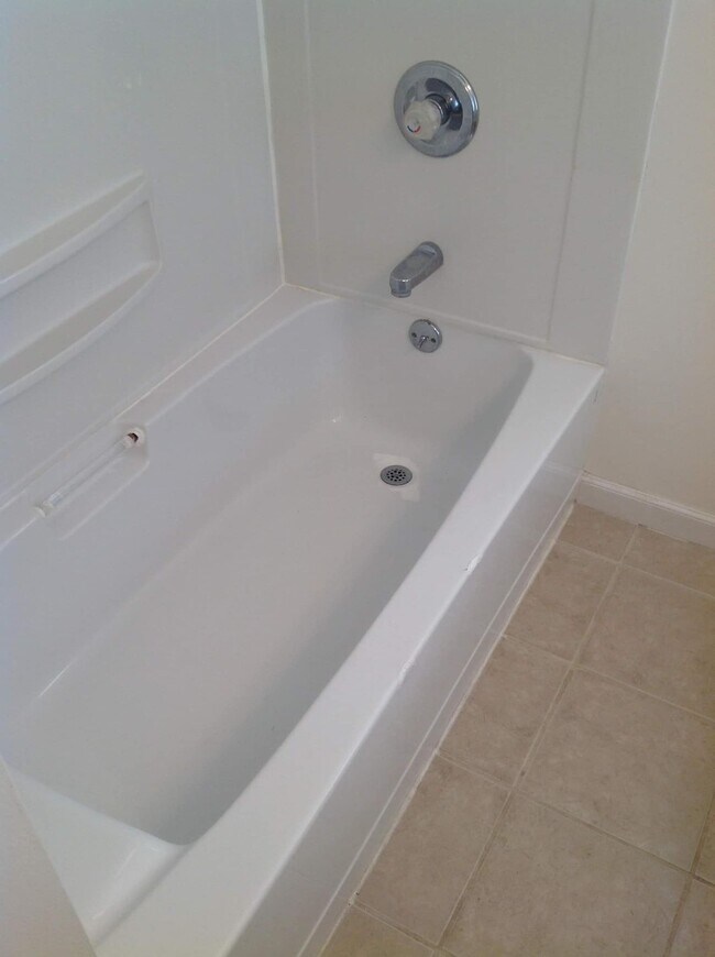 Foto del edificio - 1639 Lakeview Ter