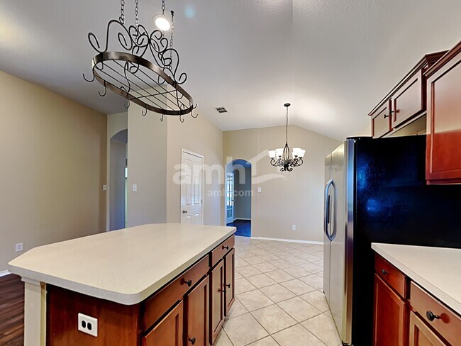 Building Photo - 1117 Luckenbach Dr