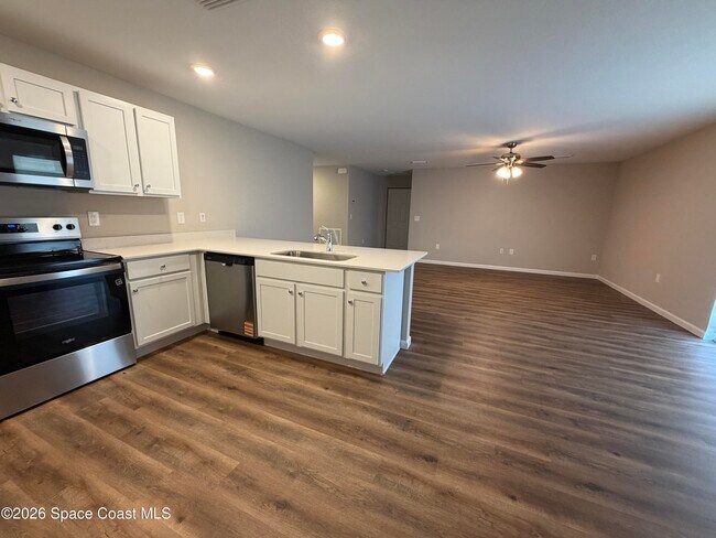 Foto del edificio - 350 Dolphin St SE