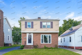 Building Photo - 3872 Grosvenor Rd