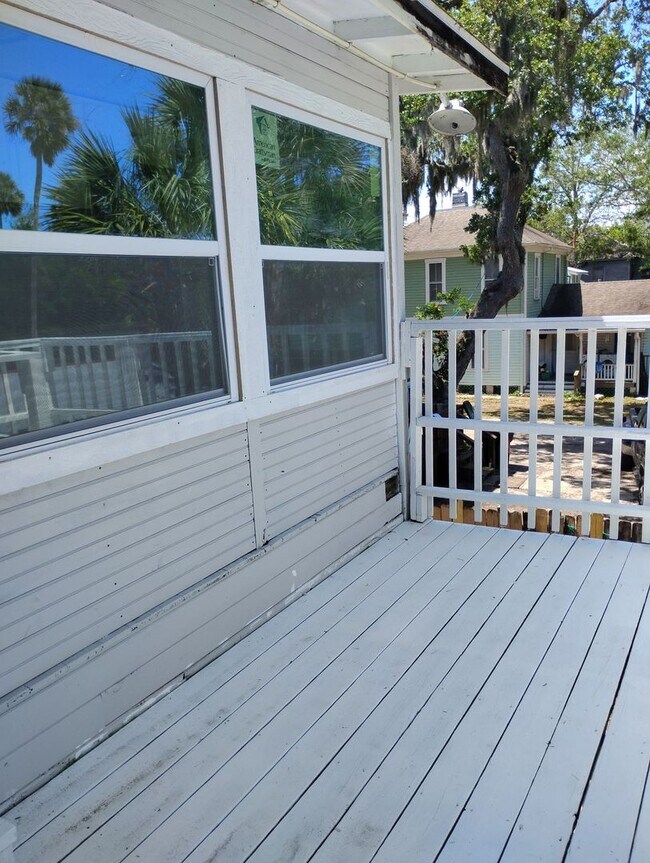 Foto del edificio - 208 Fairview Ave