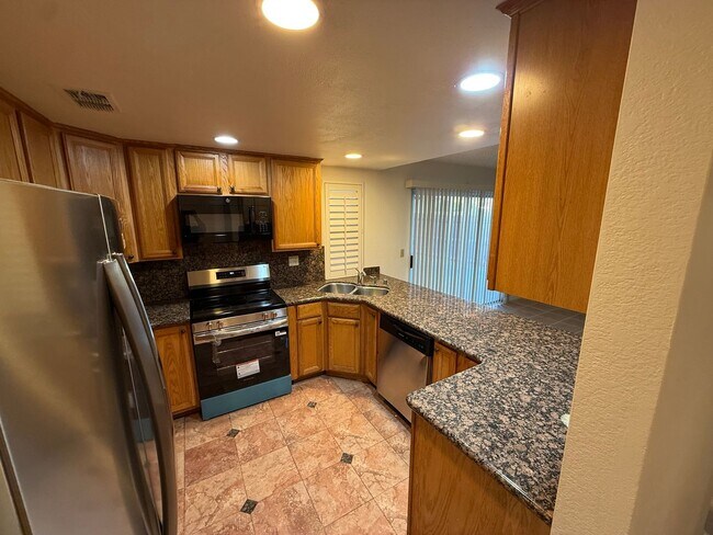 Building Photo - 67 Hermes Cir