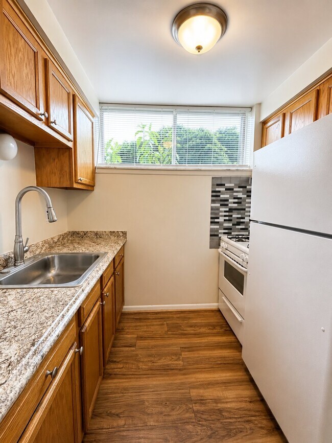 Foto del edificio - 150 Huronview Ct