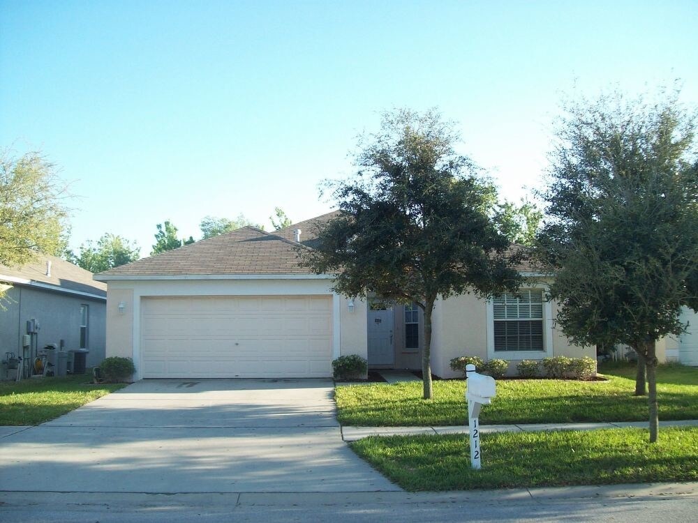 Primary Photo - 3 BEDROOM 2 BATH HOME IN BRANDON