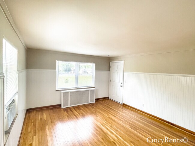 Building Photo - 2640 Kenilworth Ave