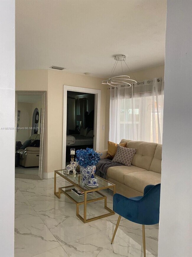 Foto del edificio - 9051 SW 215th Terrace