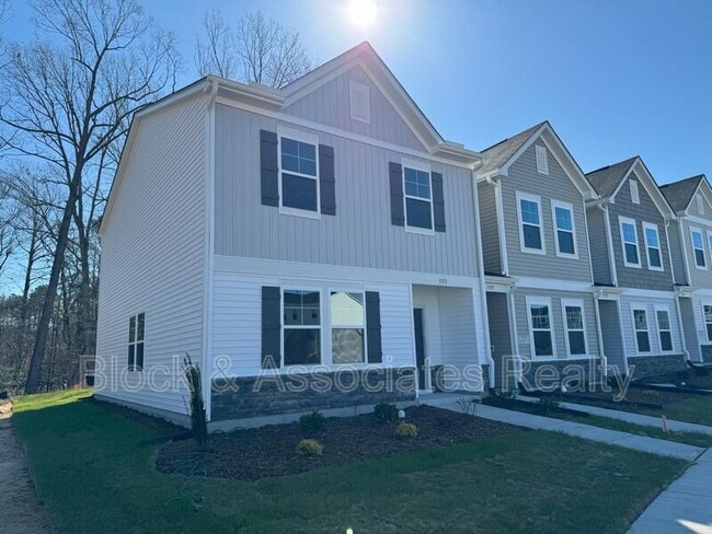 Building Photo - 5371 Arkose Dr