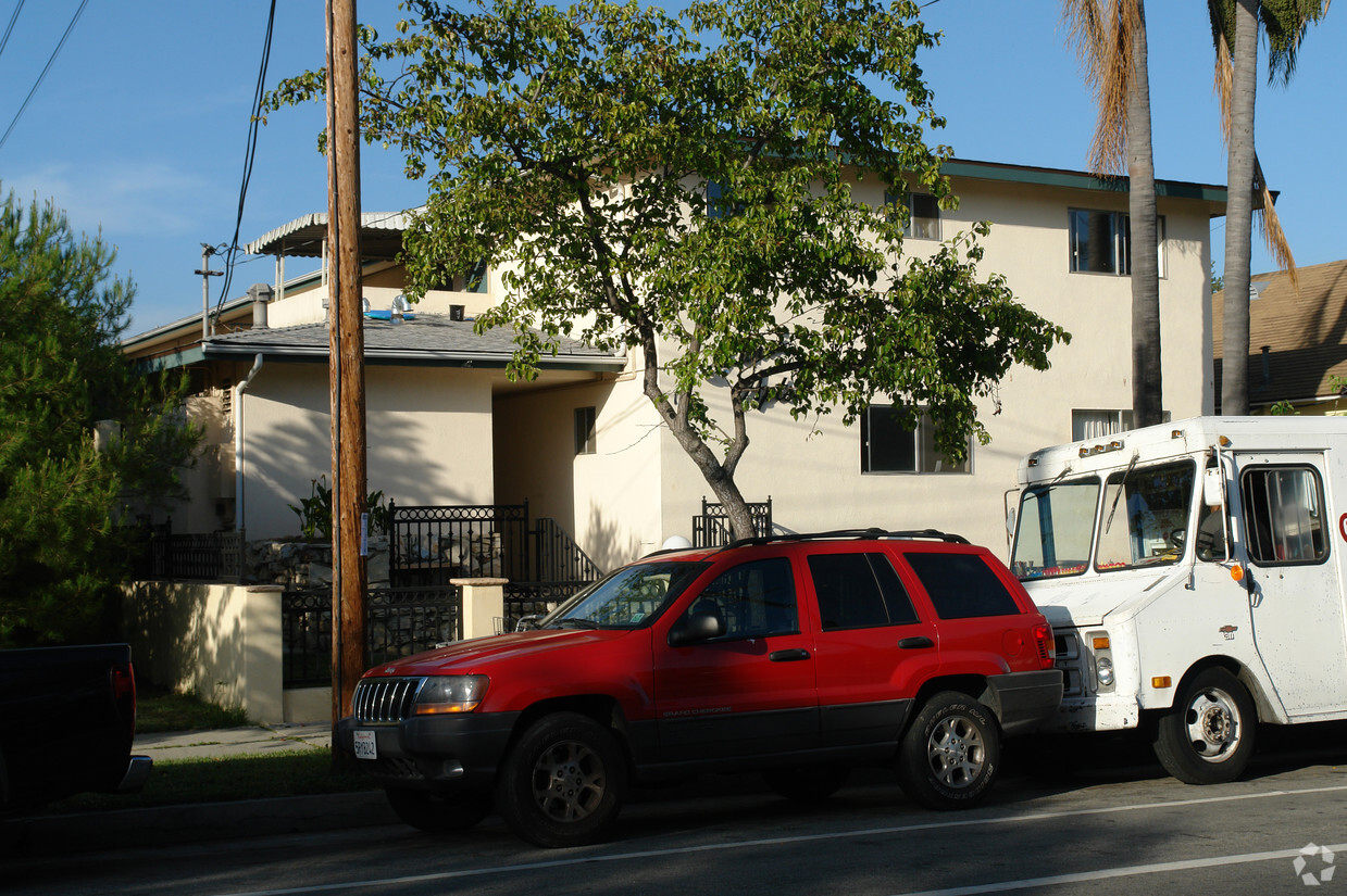 Building Photo - Lanai Apartments