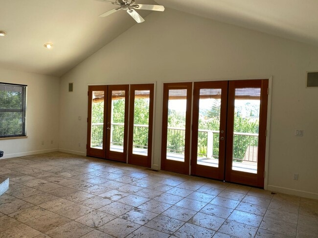 Building Photo - Oh my!!!  Downtown Sonora!