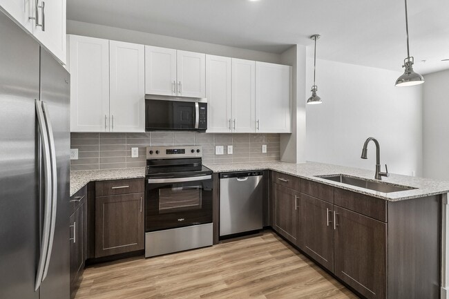 Building Photo - The Grace at Creekside