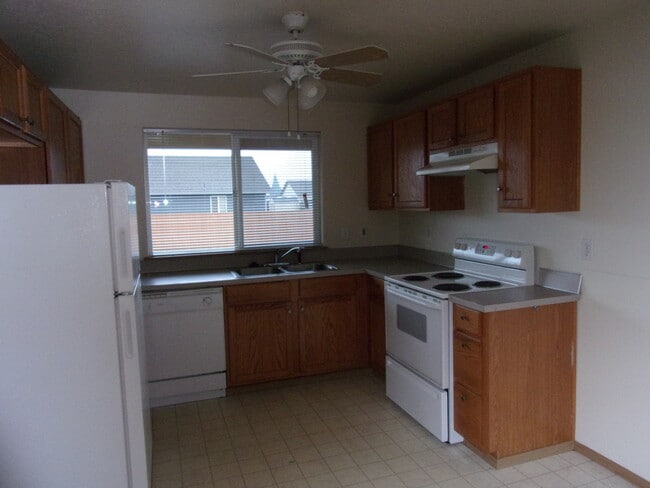 Building Photo - 2295 Monticello St