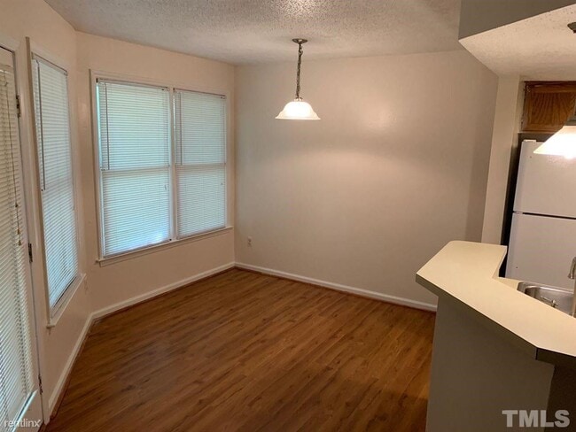 Building Photo - 111 Killam Ct