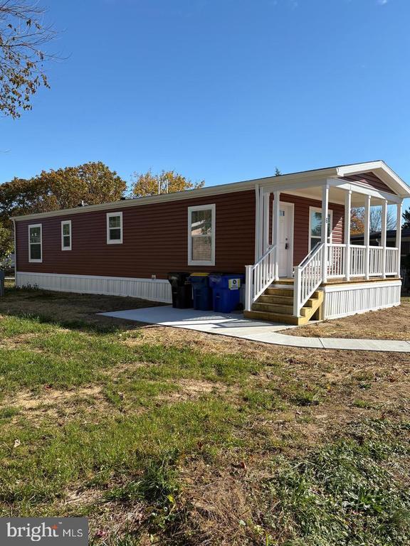 Building Photo - 6 Greenwood Cir