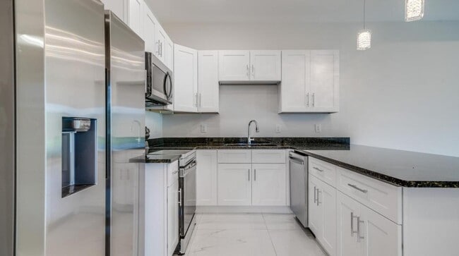 Foto del edificio - 4864 Golfview Blvd