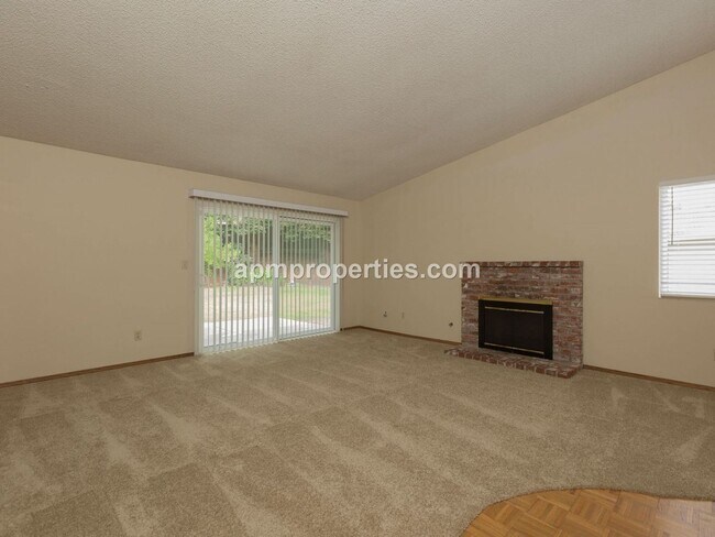 Building Photo - 3 br, 2 bath House - 45 Longhorn Court