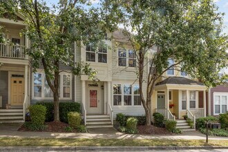 Building Photo - 408 Oak Pine Dr